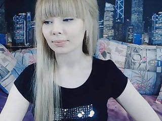 Süsse junge Studentin fickt mit ihrem Freund