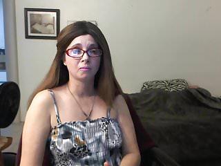 Die geile alte gibt dir eine geile Show beim Sex mit dem jungen Mann