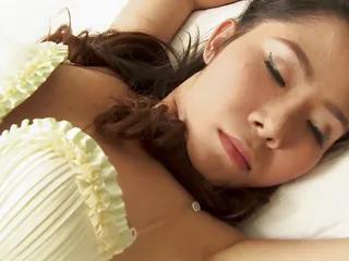 Der erste Porno der 18 jährigen Japanerin