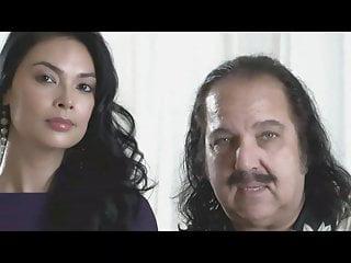 Der perverse Arzt und seine Patientinnen - deutscher Porno mit der geilen Blondine